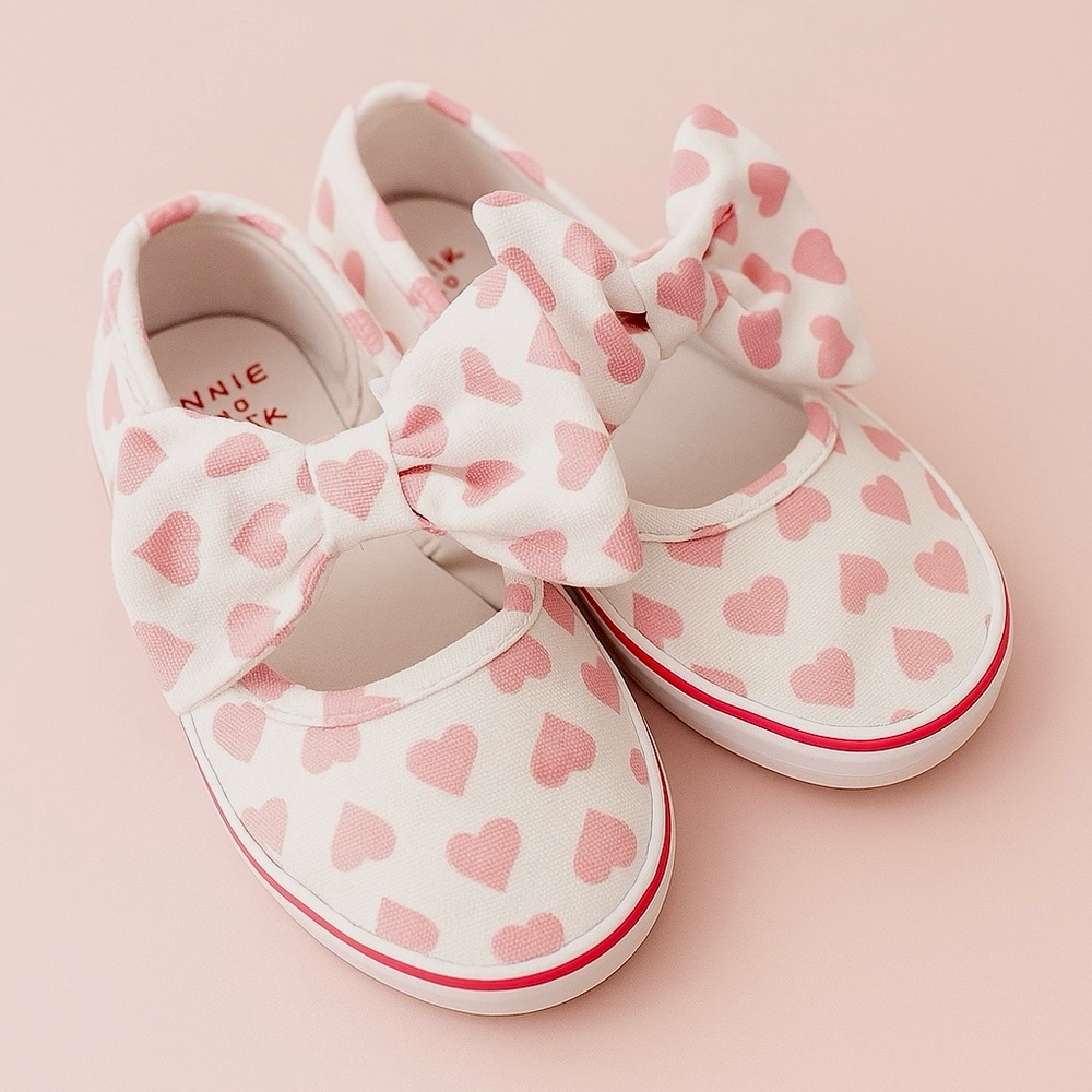 Janie and Jack | Heart Bow Sneaker | Size 6T